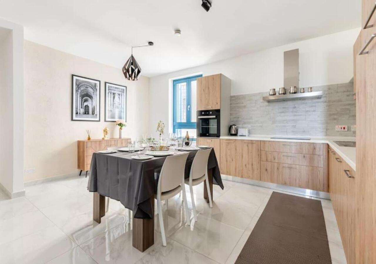 Sea View Luxury Apartment Brand New In Valeta Exterior foto