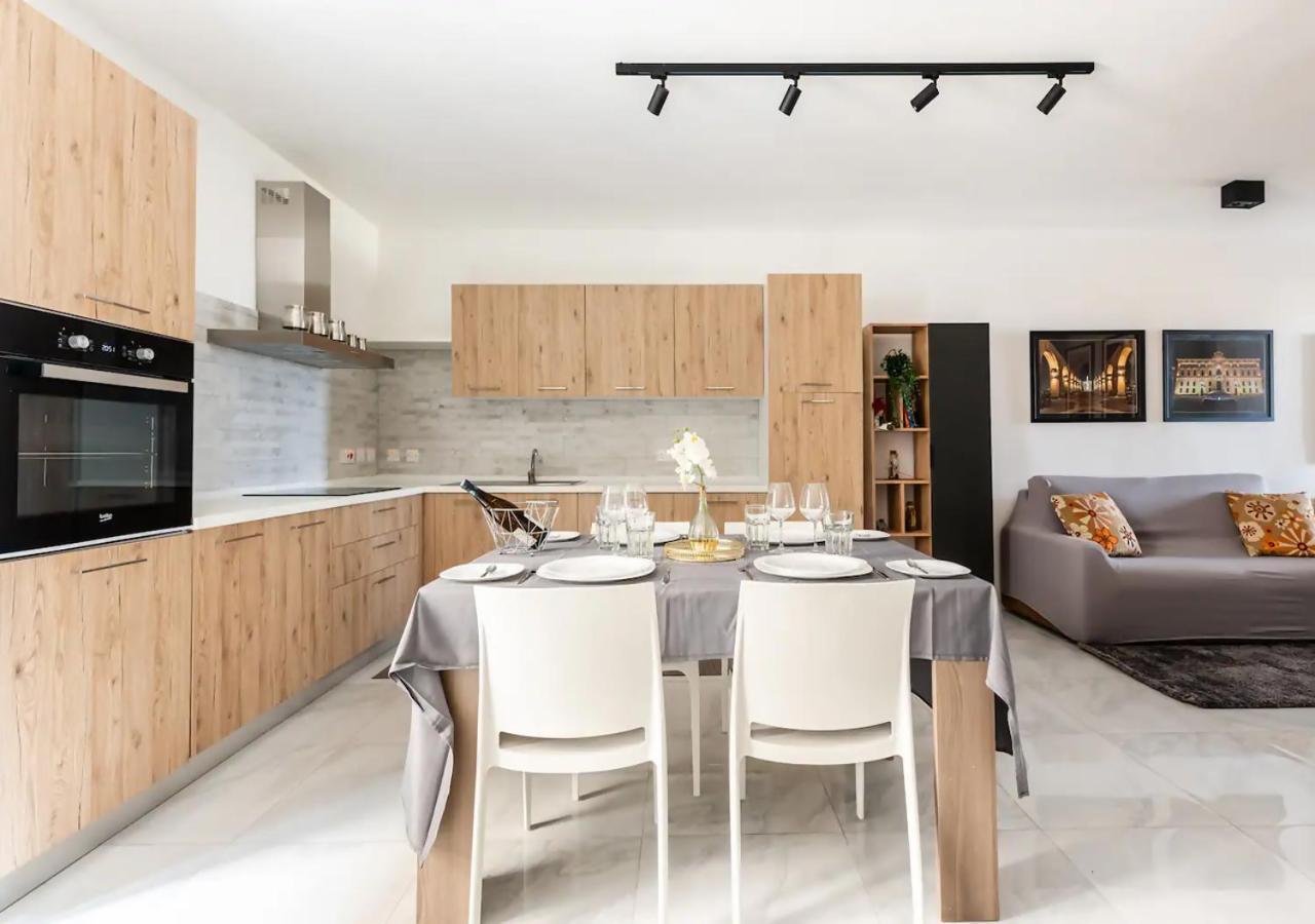 Sea View Luxury Apartment Brand New In Valeta Exterior foto